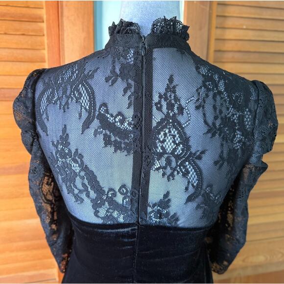 Killstar Gothic Victorian Lolita Black Velvet & Lace Window Mini Dress S - Picture 6 of 6